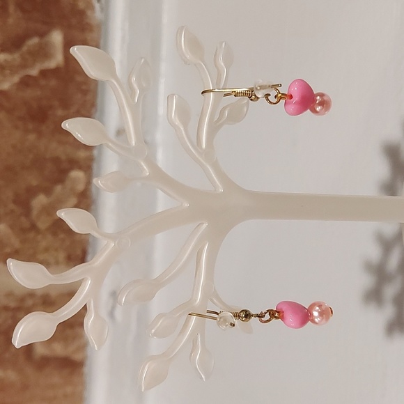 Children's Fashion Heart Necklace,  Earrings,  and Bracelet Set - Picture 9 of 12